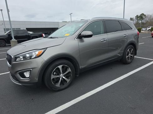 Used 2016 Kia Sorento EX w/ EX Touring Package image 2