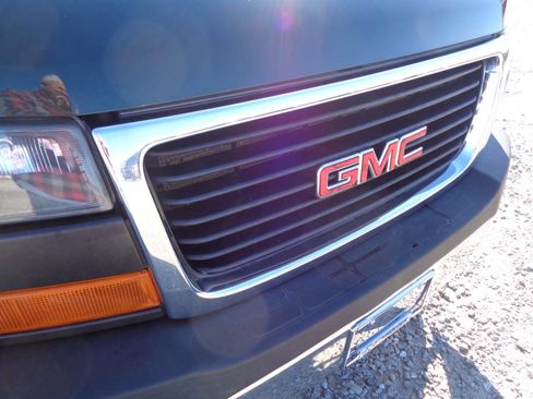 Used 2016 GMC Savana 3500 LT w/ LT Preferred Equipment Group image 16