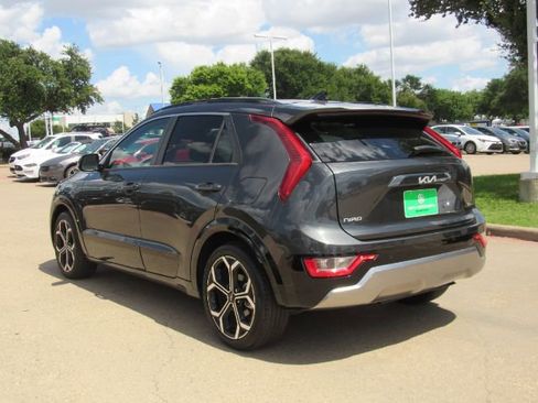 Used 2023 Kia Niro EX Touring image 13