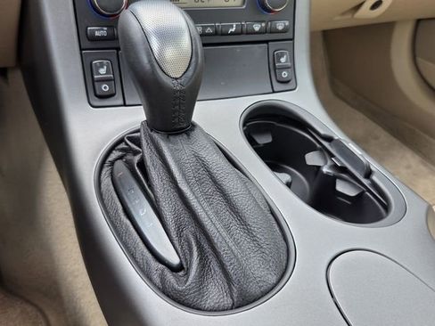 Used 2007 Chevrolet Corvette Coupe w/ Preferred Equipment Group RWD image 18