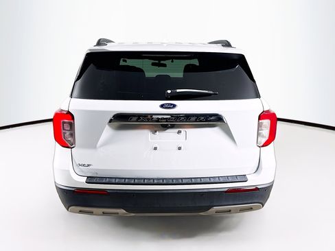 Used 2020 Ford Explorer XLT w/ Equipment Group 202A RWD image 30