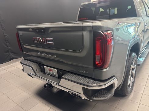 Used 2023 GMC Sierra 1500 SLT w/ SLT Premium Package image 4