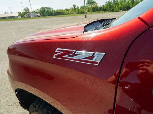 Used 2021 Chevrolet Silverado 1500 LT Trail Boss w/ Convenience Package II AWD/4WD image 9