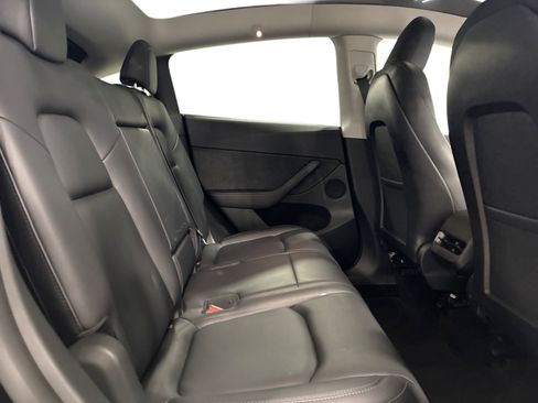 Certified 2023 Tesla Model Y Long Range AWD/4WD image 11