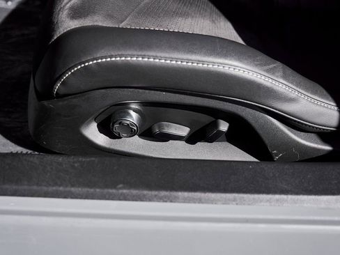 Used 2024 Chevrolet Corvette Stingray Premium Conv w/ Z51 Performance Package image 40