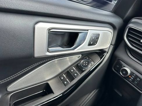 Used 2022 Ford Explorer ST w/ Equipment Group 401A AWD/4WD image 18