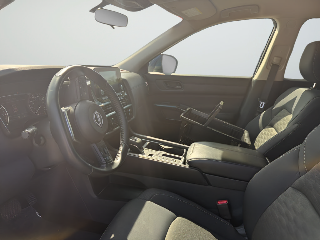 Certified 2024 Nissan Pathfinder SV FWD image 31