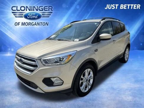 Certified 2017 Ford Escape SE w/ Equipment Group 201A image 4