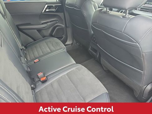 Used 2024 Mitsubishi Outlander SE image 16