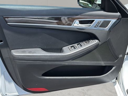 Used 2019 Genesis G80 3.8 RWD image 11