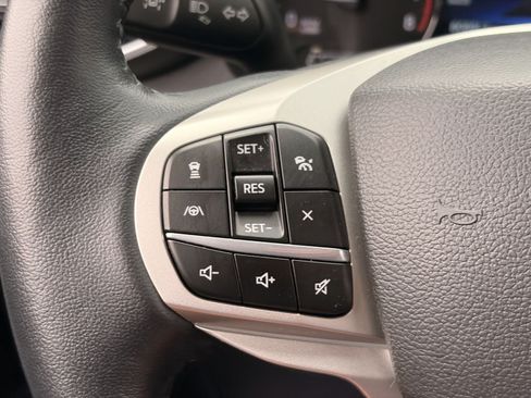 Used 2022 Ford Explorer XLT w/ Equipment Group 202A RWD image 27