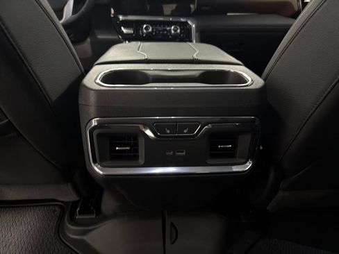 Used 2024 GMC Sierra 1500 Denali AWD/4WD image 16