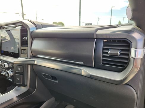 Used 2025 Ford F150 Platinum w/ Equipment Group 702A High AWD/4WD image 17