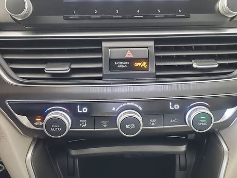 Certified 2018 Honda Accord LX image 28