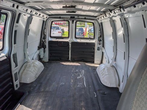 Used 2021 Chevrolet Express 2500 w/ Driver Convenience Package RWD image 26