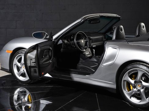 Used 2005 Porsche 911 Turbo image 16