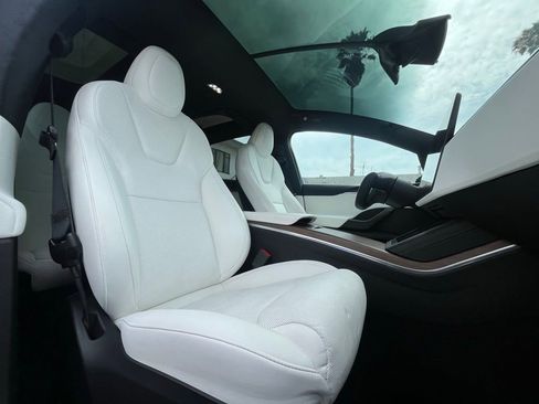 Used 2023 Tesla Model X image 16