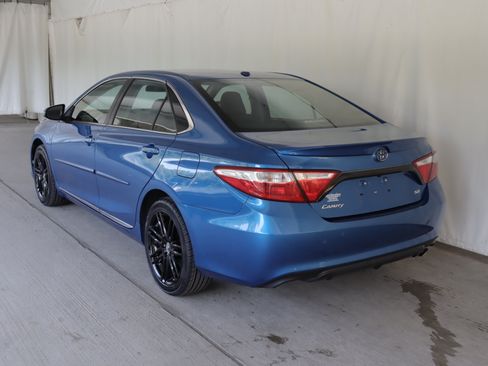 Used 2017 Toyota Camry SE w/ Moonroof Package FWD image 25
