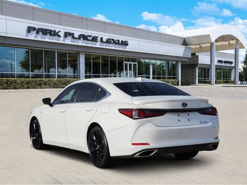 Used 2023 Lexus ES 350 F Sport w/ Accessory Package (Z1) image 4