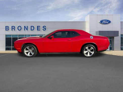 Used 2016 Dodge Challenger SXT w/ Driver Convenience Group image 1