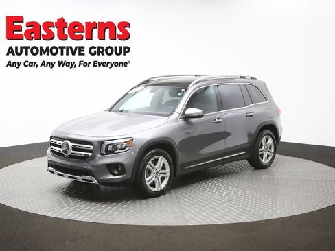 Used 2021 Mercedes-Benz GLB 250 4MATIC w/ Premium Package image 56