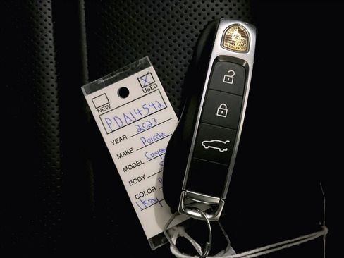 Used 2023 Porsche Cayenne S Platinum AWD/4WD image 14