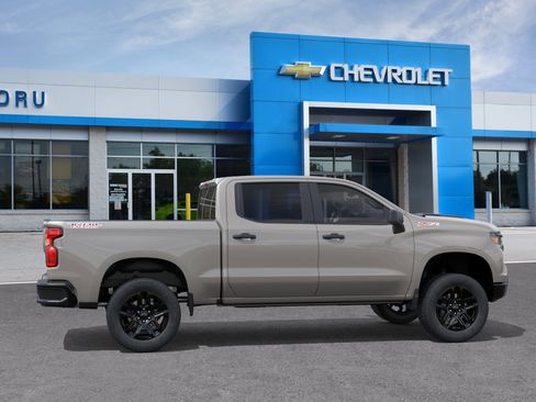 New 2026 Chevrolet Silverado 1500 Custom Trail Boss w/ LPO, Dark Essentials Package AWD/4WD image 5