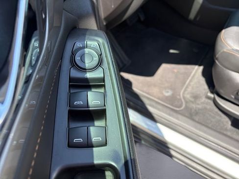 Used 2019 Chevrolet Traverse LT w/ LT Premium Package AWD/4WD image 17