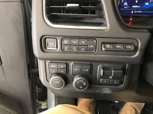 Used 2024 Chevrolet Tahoe Premier w/ Advanced Technology Package image 27