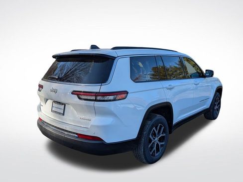 Certified 2025 Jeep Grand Cherokee L Limited w/ Trailer Tow Package image 3