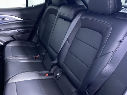 Certified 2025 Chevrolet Equinox EV LT w/ Convenience Package image 11