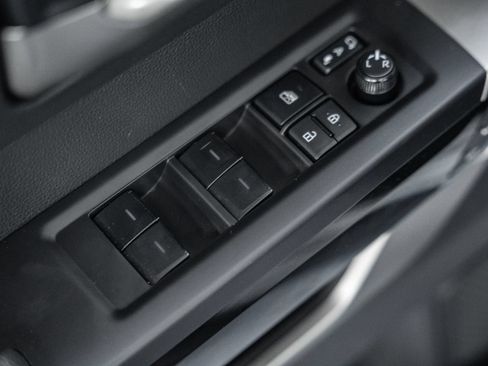Used 2025 Toyota Tundra Limited AWD/4WD image 43