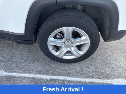 Used 2023 Jeep Compass Sport image 18