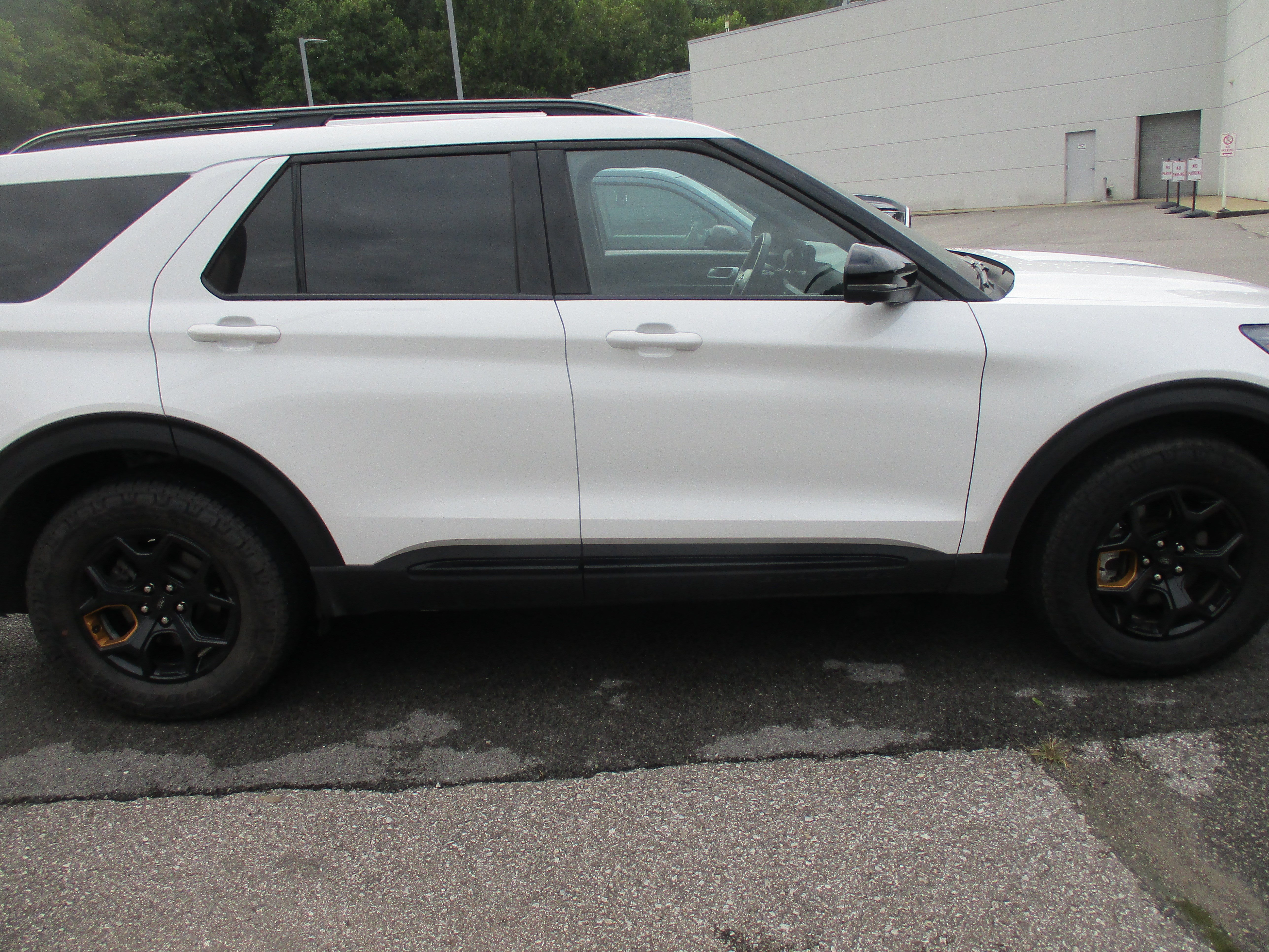 Used 2026 Ford Explorer Tremor w/ Tremor Convenience Package AWD/4WD image 3