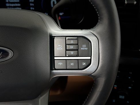 Used 2024 Ford F350 Lariat AWD/4WD image 21