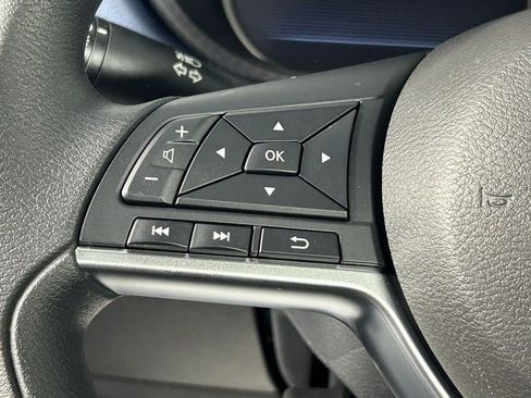 Used 2025 Nissan Versa SV w/ Trunk Package image 23