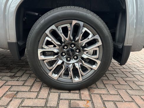 Used 2024 GMC Sierra 1500 Denali Ultimate image 13