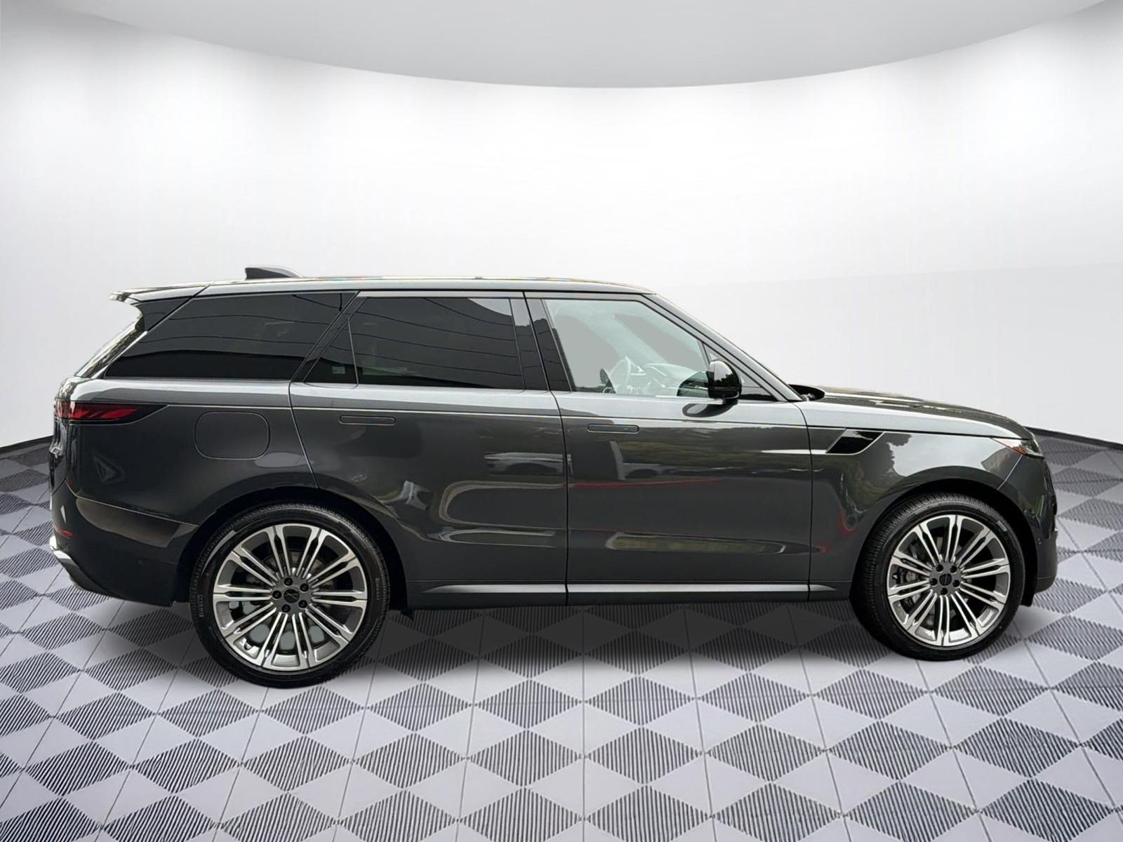 New 2026 Land Rover Range Rover Sport SE AWD/4WD image 8