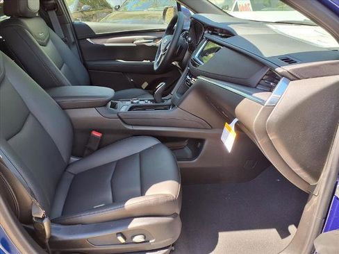 New 2026 Cadillac XT5 Luxury image 9