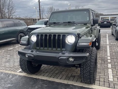 Used 2022 Jeep Gladiator Overland w/ Popular Equipment Package image 1