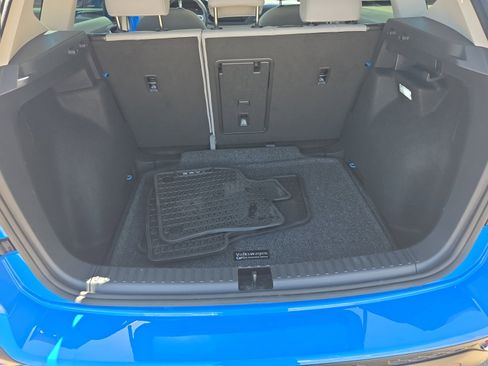 Certified 2024 Volkswagen Taos SE FWD image 34