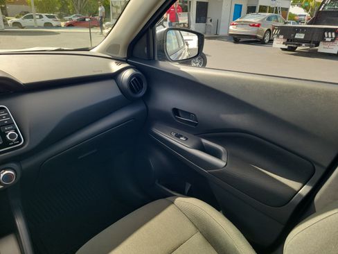 Used 2024 Nissan Kicks S FWD image 12