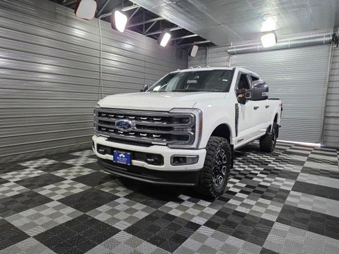 Used 2024 Ford F350 Platinum w/ FX4 Off-Road Package AWD/4WD image 51