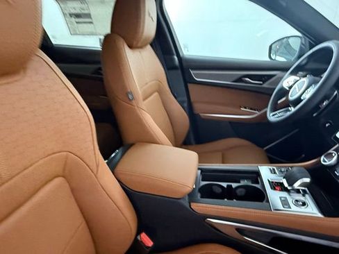 Certified 2026 Jaguar F-PACE R-Dynamic S image 38