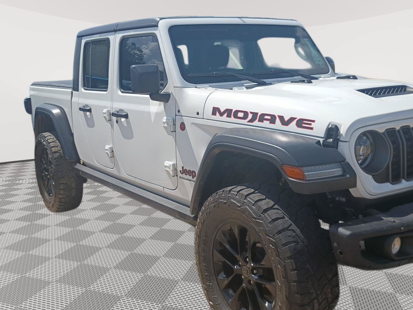 Used 2024 Jeep Gladiator Mojave w/ Technology Group AWD/4WD image 2