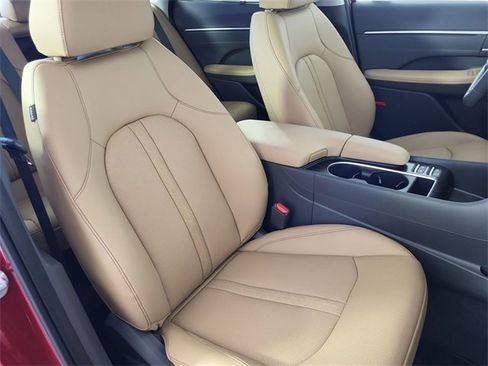 Used 2025 Hyundai Sonata Limited image 25