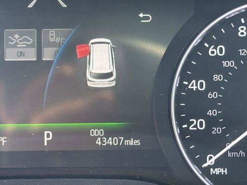 Used 2022 Toyota Sienna Limited FWD image 16