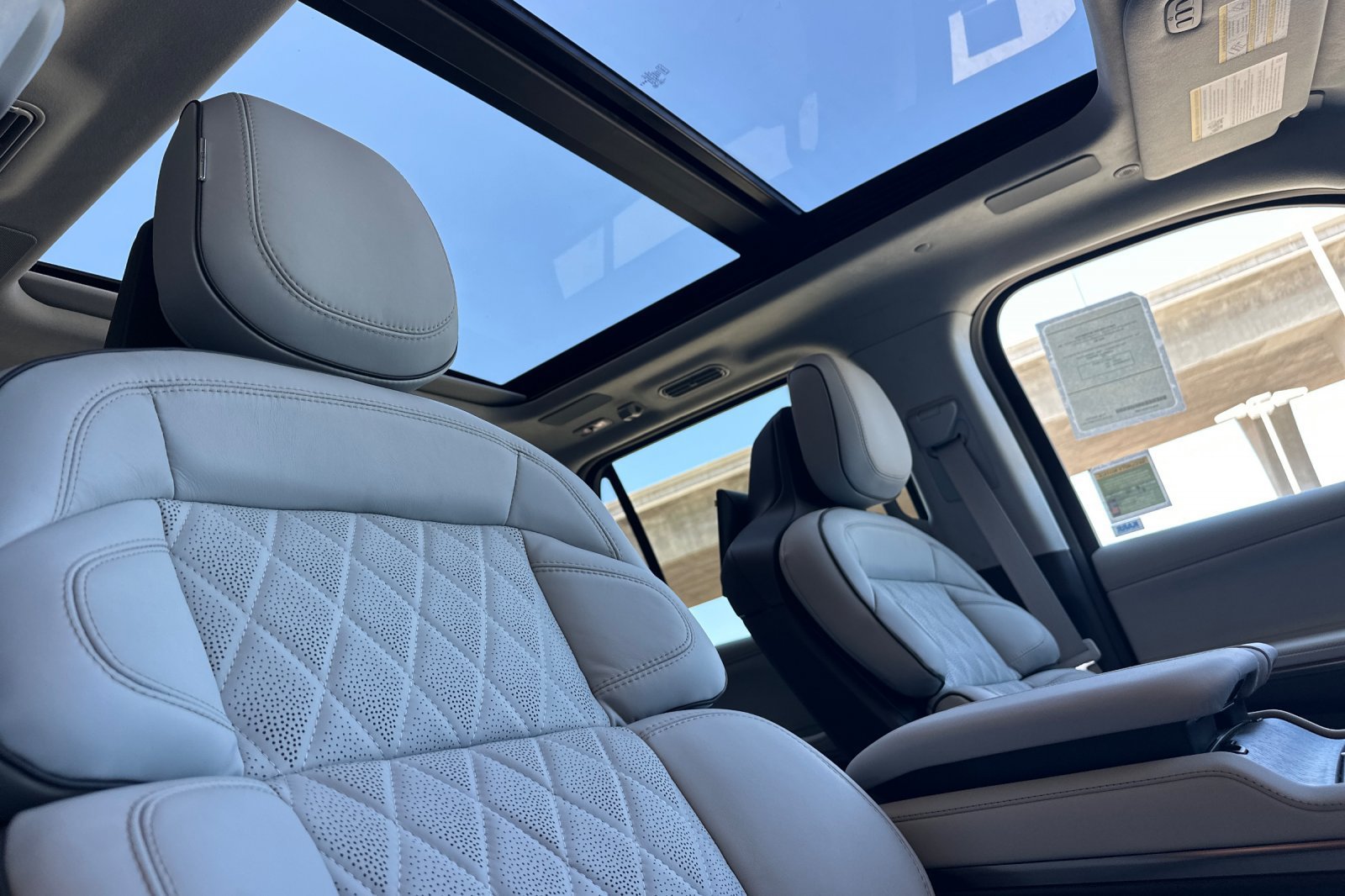 New 2026 Lincoln Navigator L Black Label AWD/4WD image 17