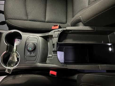 Used 2024 GMC Terrain SLE image 19