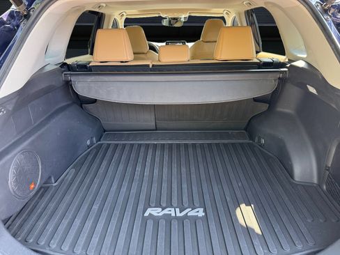 Used 2020 Toyota RAV4 Limited AWD/4WD image 12